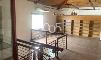 Imagem 2: Venda ou Locação, Itu. Amplo espaço com pé direito duplo, cozinha equipada