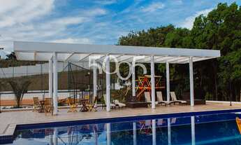 Imagem 4: Lote em declive à venda no condomínio Saint Paul com 360m2 em ótima localização e boa topo