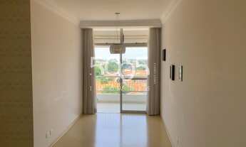 Imagem: Com vista linda para a cidade na varanda