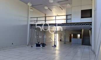 Imagem 2: Galpão disponível para locação no Bairro Jardim do estádio com 330m² de área útil e uma ár