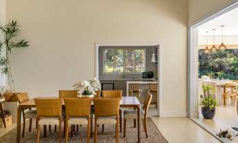 Imagem 5: Excelente imóvel térreo com fundo para área verde, com 380m2 de construção em um terreno d