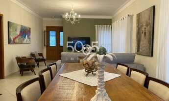 Imagem 5: Casa de esquina térrea, com muita integração, ventilação natural, espaços bem iluminados e