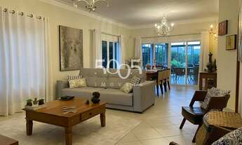 Imagem 3: Casa de esquina térrea, com muita integração, ventilação natural, espaços bem iluminados e