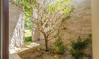 Imagem 6: Com uma arquitetura contemporânea e sutil projetada pelo renomado arquiteto Caio Bandeira