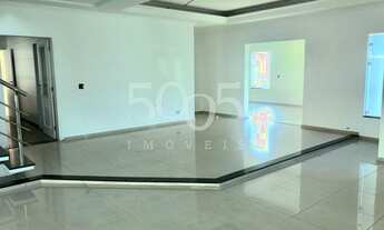 Imagem 3: Casa à venda no Condomínio Village Castelo com 530m² de área construída em um terreno de 1