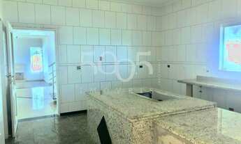 Imagem 6: Casa à venda no Condomínio Village Castelo com 530m² de área construída em um terreno de 1