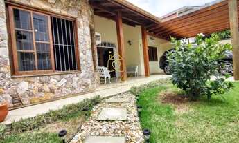 Imagem 2: AMPLA CASA 4 SUÍTES, CONFORTÁVEL E ACONCHEGANTE, COM TODAS AS COMODIDADES, LOCALIZADA A P