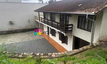 Imagem 2: Sobrado com 4 dormitórios à venda no bairro Glória, Joinville/SC