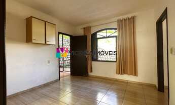 Imagem 3: Sobrado com 4 dormitórios à venda no bairro Glória, Joinville/SC