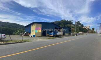 Imagem 2: Galpão com 700 m² de área construída, terreno com 4.172,92 m², bairro