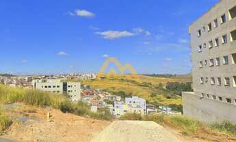 Imagem: 600M² de Área Total na Rua Rogério Rocha