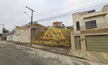 Imagem: 300M² de Área Total na Rua Professor Ivanil