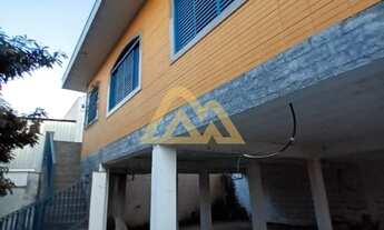 Imagem 2: 3 dormitórios na Rua Caldasita