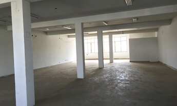 Imagem: Salão com 601 m de área construída, térreo