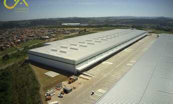 Imagem 6: Galpão modular para locação em construção, dentro de condomínio logístico industrial, em J