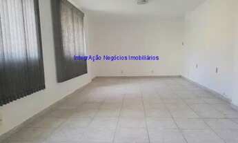 Imagem: Condomínio com segurança e portaria. Ótima