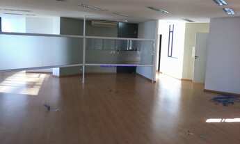 Imagem 2: Conjunto comercial 139,57m², em bom estado de conservação, com copa, banheiros, 2 vagas d