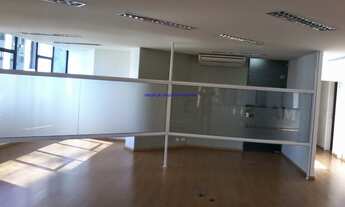 Imagem 3: Conjunto comercial 139,57m², em bom estado de conservação, com copa, banheiros, 2 vagas d