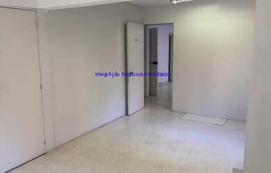 Imagem 3: Edificio Comercial, tem portaria, tem hidrante para combate á incêndio, detector de fumaça