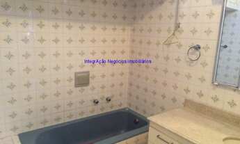 Imagem 6: Apartamento 130M², São três quartos grandes, dentre eles uma suíte, todos com armários em