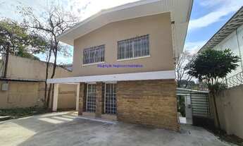 Imagem 2: Sobrado 530m², 05 dormitórios (sendo 01 suíte), 04 banheiros e 05 vagas na garagem. Excel