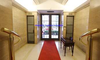 Imagem 3: Condomínio com portaria 24hrs e jardim. Excelente localização entre as Ruas Rio de Janeir