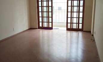 Imagem 5: Condomínio com portaria e segurança 24hrs. Excelente localização á 9 minutos andando para