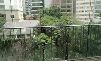 Imagem 3: Condomínio com portaria e segurança 24hrs. Excelente localização á 9 minutos andando para