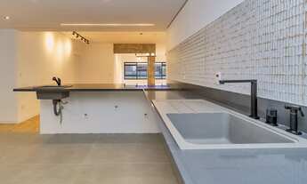 Imagem 4: Apartamento 220,95m², 03 dormitórios (sendo 01 suite), 02 banheiros e 02 vagas. Condomíni