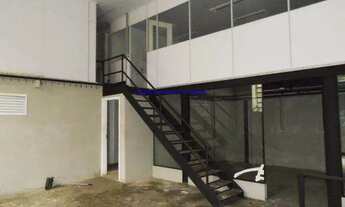 Imagem 3: Galpão 1.000m² e 09 banheiros. Excelente localização entre as Alamedas Barão de Limeira