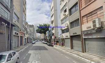 Imagem 5: Prédio 1.560m², 07 andares, com apartamentos 70, 90 e 100 m2, 04 lojas Térreas e 20 banh