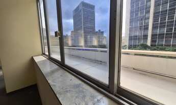 Imagem 5: Condomínio com recepção e segurança. Excelente localização á 4 minutos andando para a est