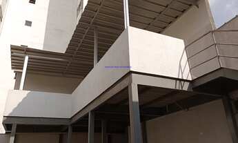 Imagem 6: Loja 240m², sendo 150m² no térreo e 90m² no piso superior e 01 banheiro. Excelente locali