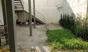 Imagem 4: Loja 240m², sendo 150m² no térreo e 90m² no piso superior e 01 banheiro. Excelente locali