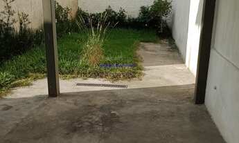 Imagem 3: Loja 240m², sendo 150m² no térreo e 90m² no piso superior e 01 banheiro. Excelente locali