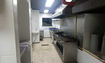 Imagem 6: Loja 270m² e 02 banheiros. Excelente localização, á 3 minutos andando para a estação do m