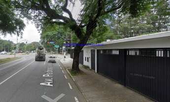 Imagem: Casa 250m², 04 salas, 01 copa, 05 banheiros