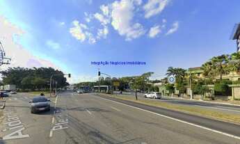 Imagem 2: Terreno 2.596m². Excelente localização entre a Avenida Ermano Marchetti e Praça Comendado