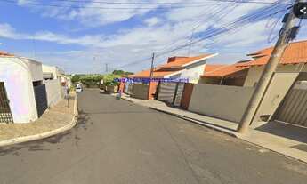 Imagem 4: Casa 360m², 03 dormitórios, 03 banheiros, piscina e edícula. Excelente localização, entre