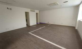 Imagem 6: Conjunto Comercial 52m², 02 banheiros e 01 vaga de garagem. Condomínio com recepção, segu