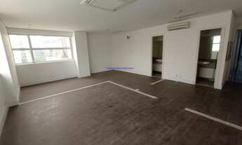 Imagem 2: Conjunto Comercial 52m², 02 banheiros e 01 vaga de garagem. Condomínio com recepção, segu