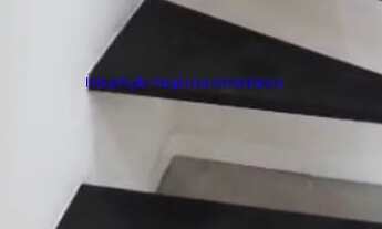 Imagem 2: Condomínio com recepção e portaria. Excelente localização á 3 minutos andando para a es