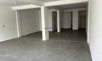 Imagem 4: Condomínio com segurança e portaria. Excelente localização, à 2 minutos andando para a Es