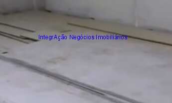 Imagem 7: Condomínio com recepção e portaria. Excelente localização á 3 minutos andando para a es