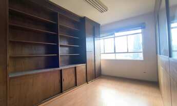 Imagem 5: Condomínio com portaria e segurança. Excelente localização á 4 minutos andando para a est