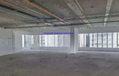 Imagem 6: Condomínio com portaria e segurança. Excelente localização á 5 minutos andando para a est