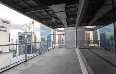 Imagem 2: Condomínio com recepção e segurança. Excelente localização á 2 minutos andando para a est