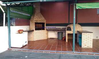 Imagem 2: Condomínio com: Portaria, Salão de festas, Churrasqueira, Quadra, Salão de jogos e 2 eleva