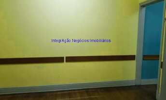 Imagem 4: Sobrado 148m², 6 salas, 2 banheiros, cozinha, área de serviço, quintal. Excelente localiz