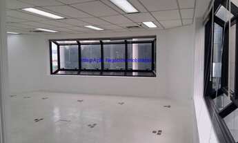 Imagem 2: Condomínio com portaria e segurança. Excelente localização á 5 minutos andando para a est